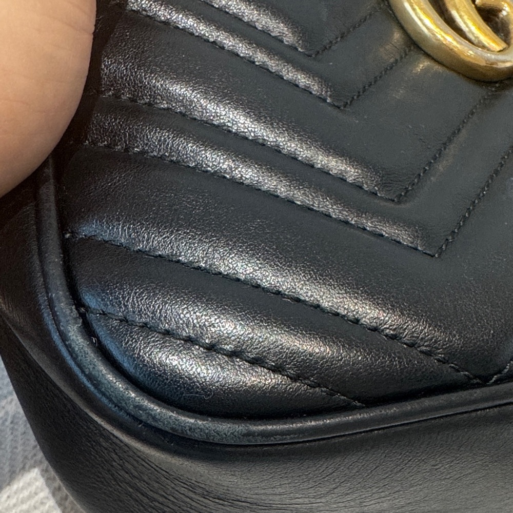 Gucci Black Chevron Crossbody Bag with Gold Logo - Picture 7 of 9
